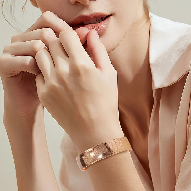 Dokulu Minimalist Stil Bakır Bileklik
