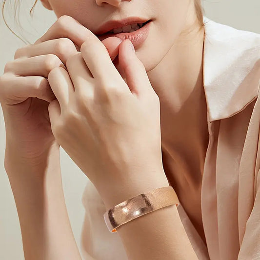 Dokulu Minimalist Stil Bakır Bileklik